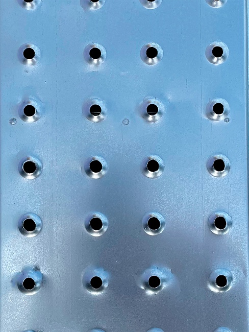 Настил перфорированный оцинкованный для строительных лесов 0,3х3,0 м фото 3